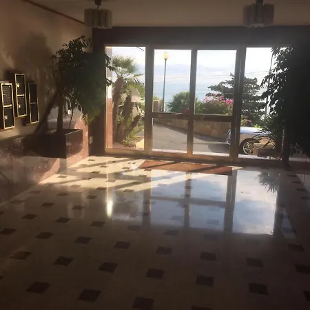 70m2 Plus 15m2 Terrace Seaview Plus Garagebox * San Remo